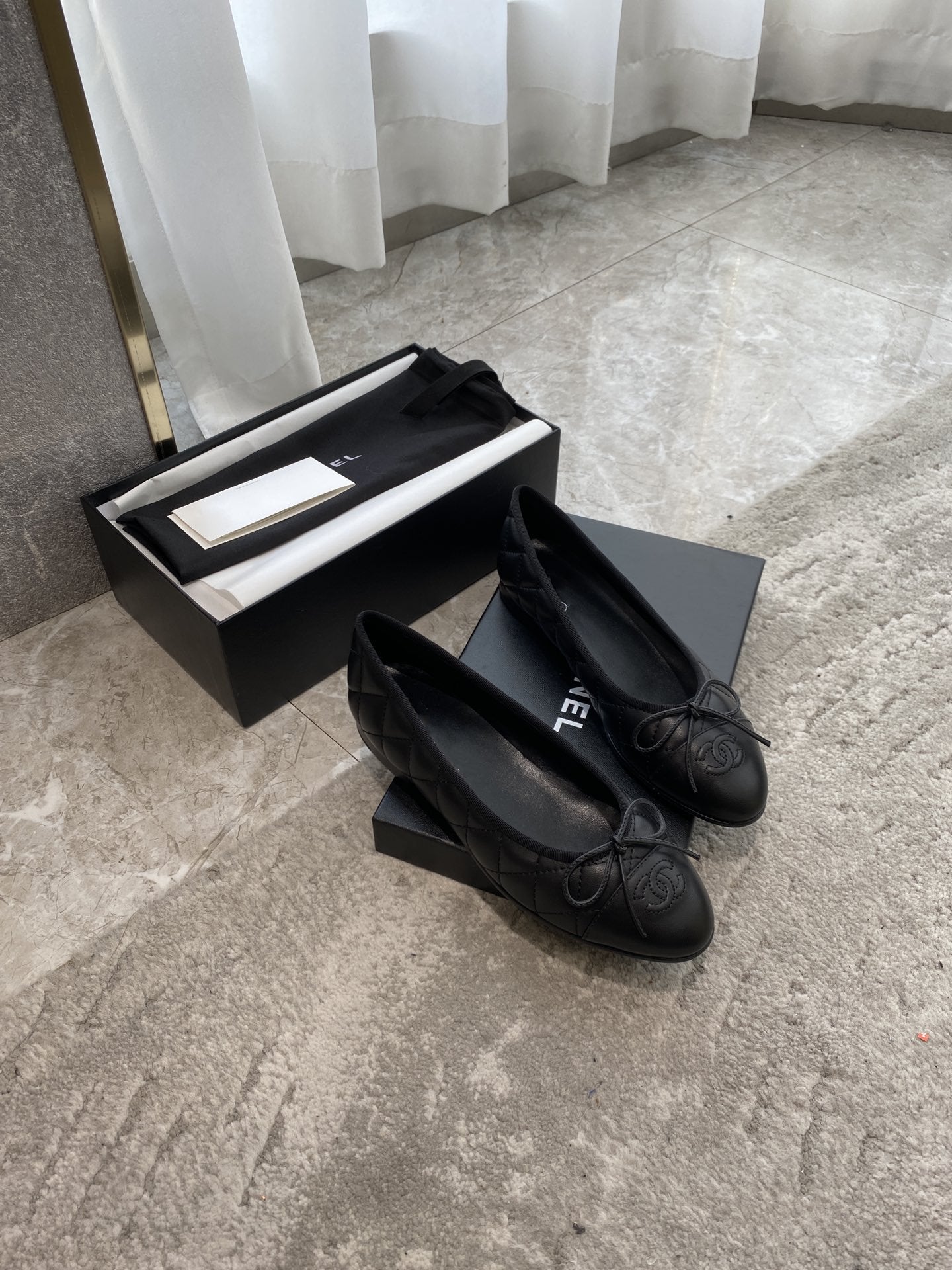BALLET FLATS ALL BLACK QUILTED LAMBSKIN