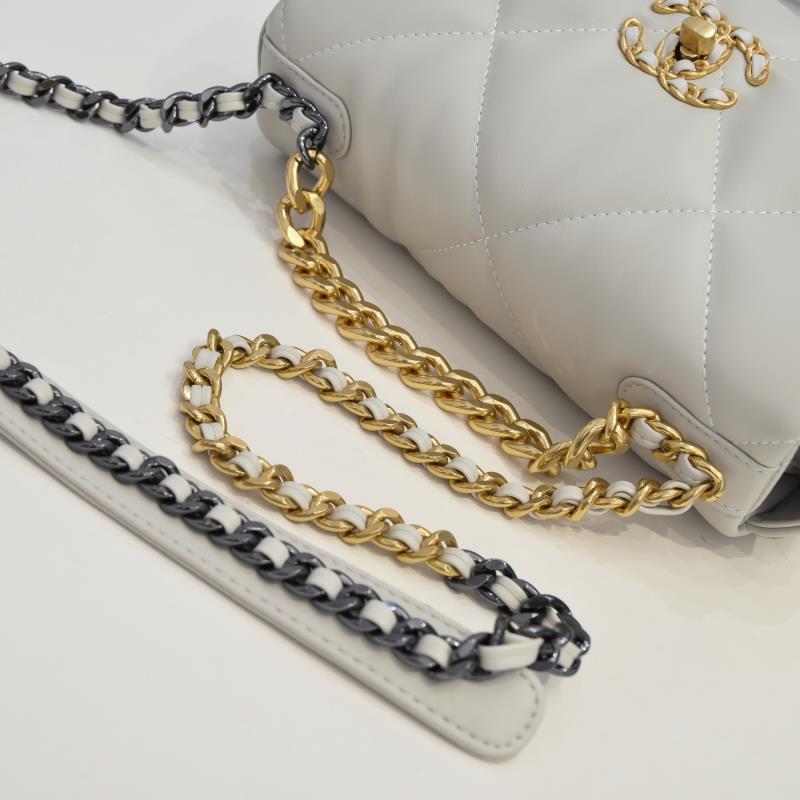 19 FLAP BAG 26CM 9010 CREAM WHITE