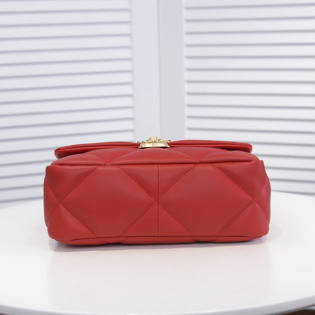 19 FLAP BAG 26CM 9010 RED