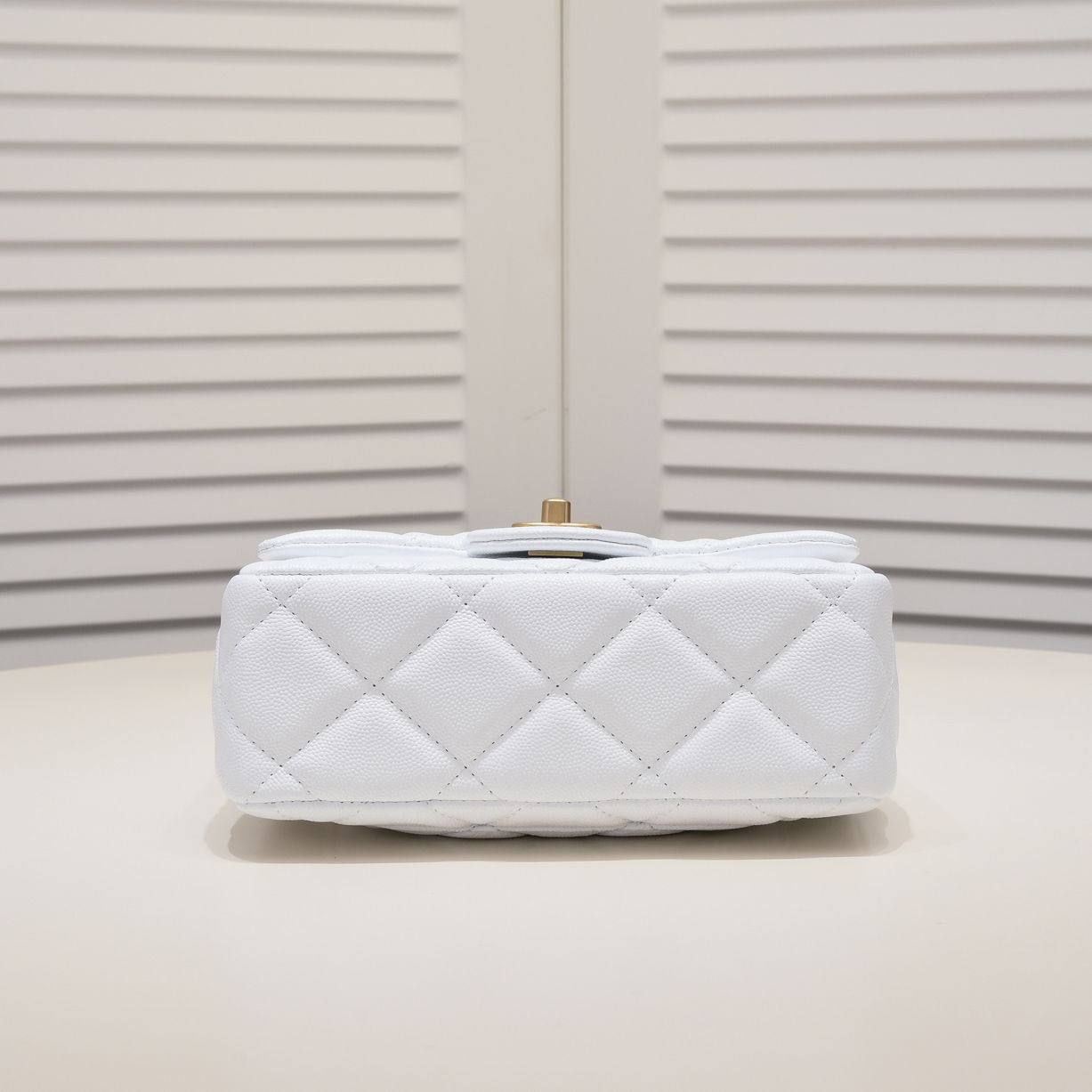 MINI FLAP BAG CAVIAR 20CM 3891 WHITE