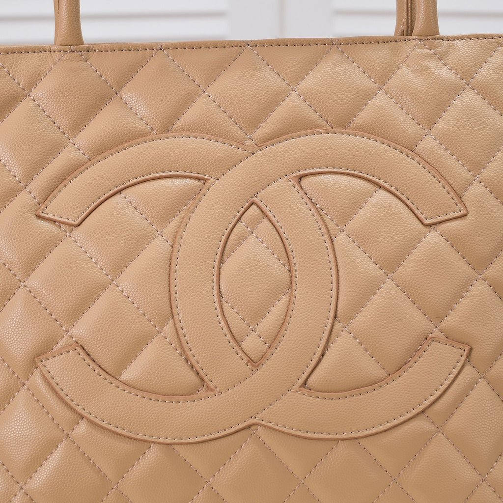MEDALLION TOTE CAVIAR 3326 BEIGE