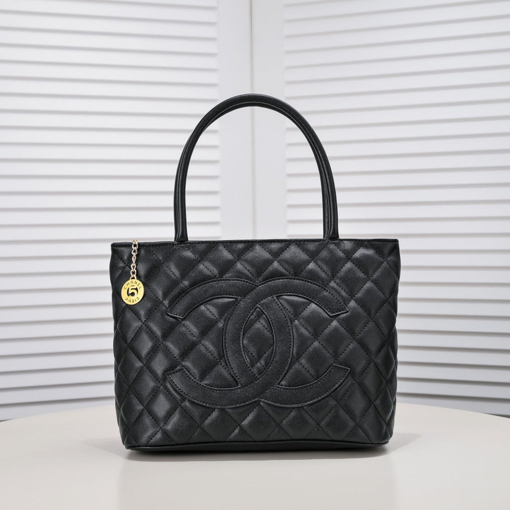 MEDALLION TOTE CAVIAR 3326 BLACK