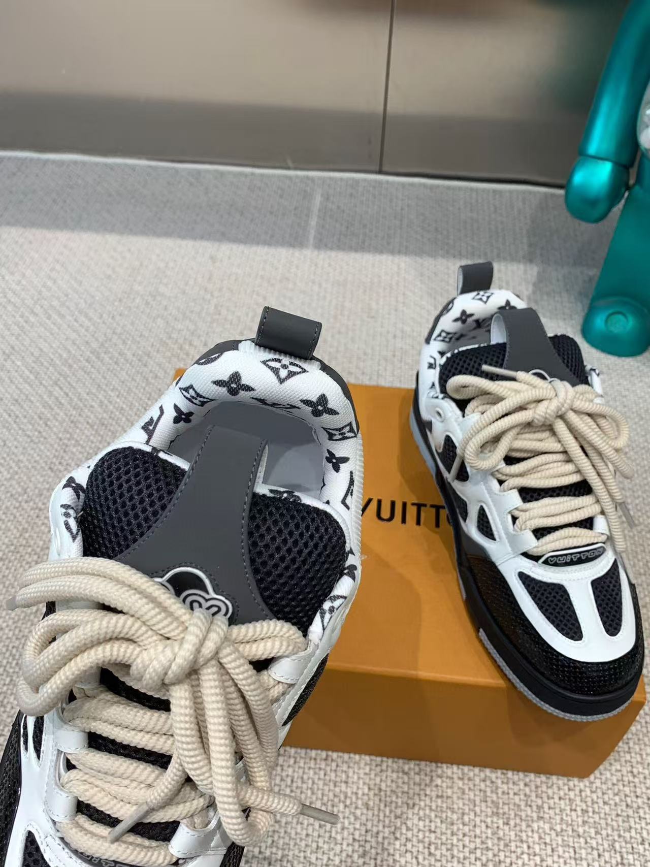 LV SKATE SNEAKER BLACK MIX WHITE COWHIDE