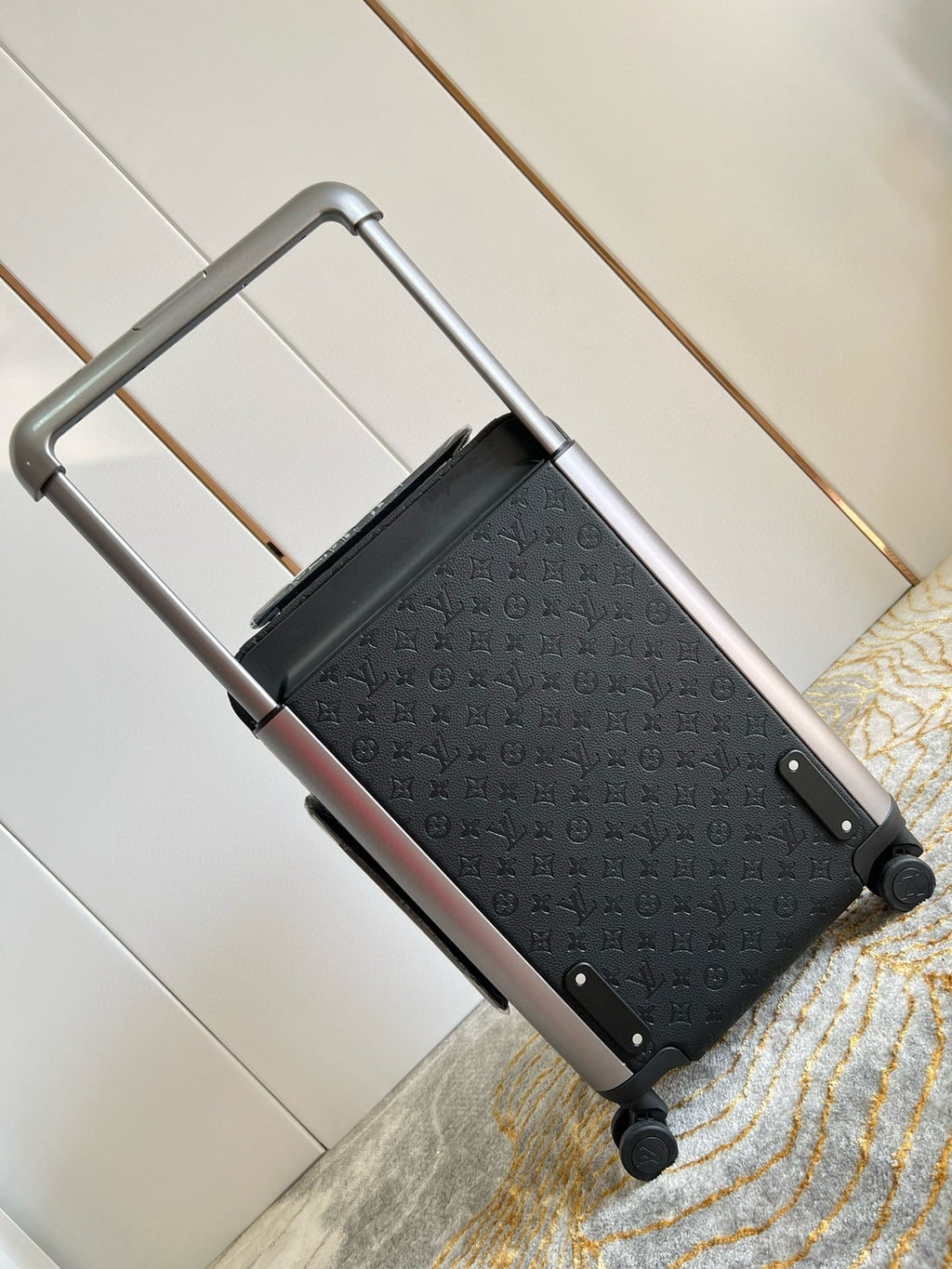 HORIZON 55 SUITCASE MONOGRAM IN BLACK METAL HARDWARE