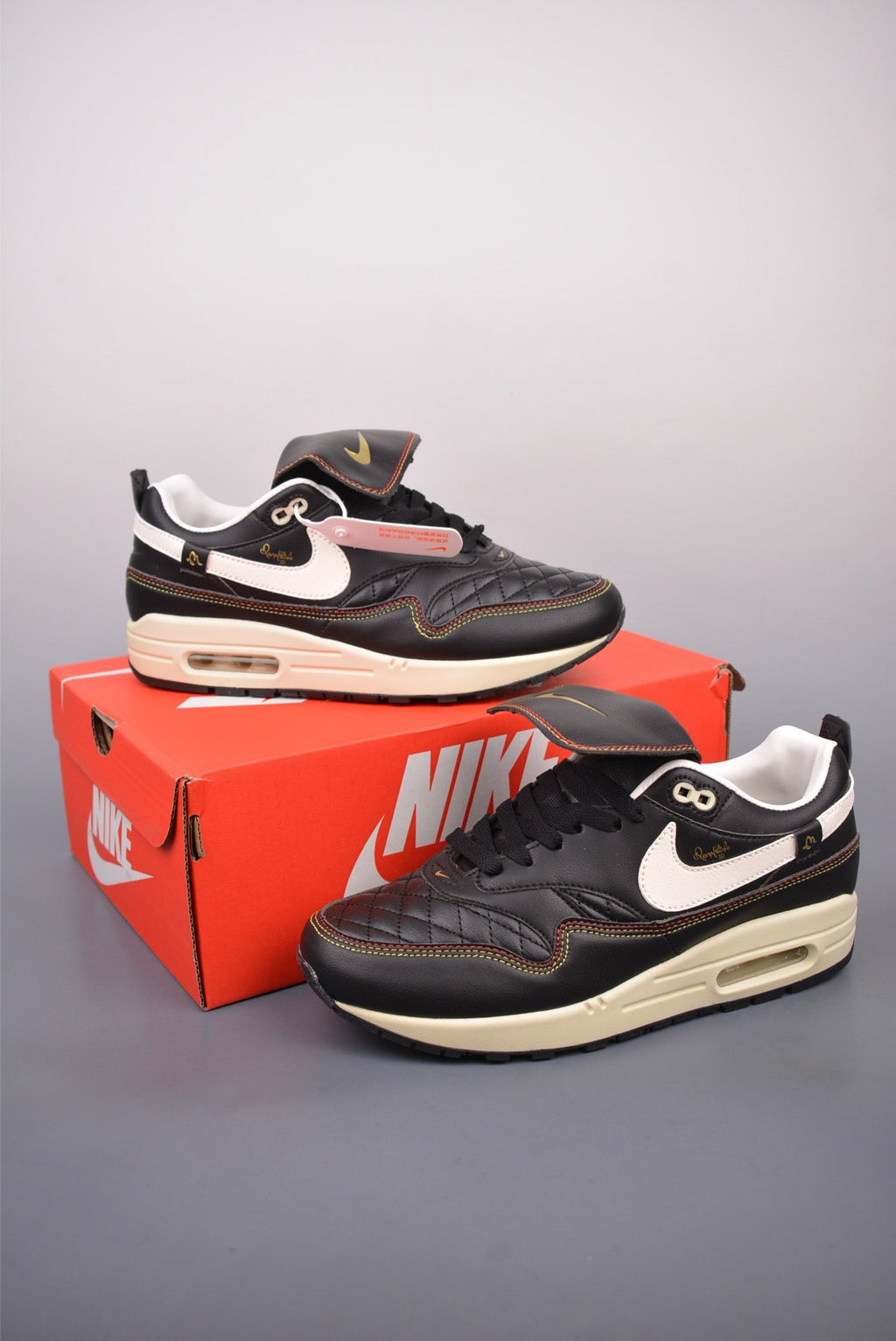 AIR MAX 1 SNEAKERS IN BLACK WHITE GOLD LEATHER