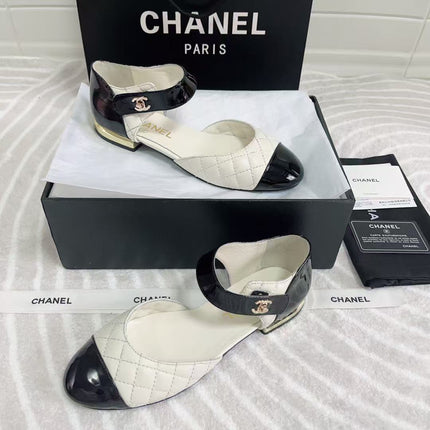 CC CLASSIC MARY JANE FLATS IN WHITE AND BLACK QUILTED CALFSKIN