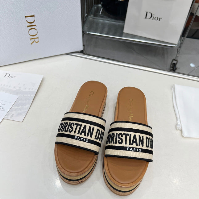 CD PLATFORM SLIDES IN BEIGE MIX BROWN CANVAS