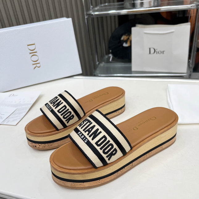 CD PLATFORM SLIDES IN BEIGE MIX BROWN CANVAS