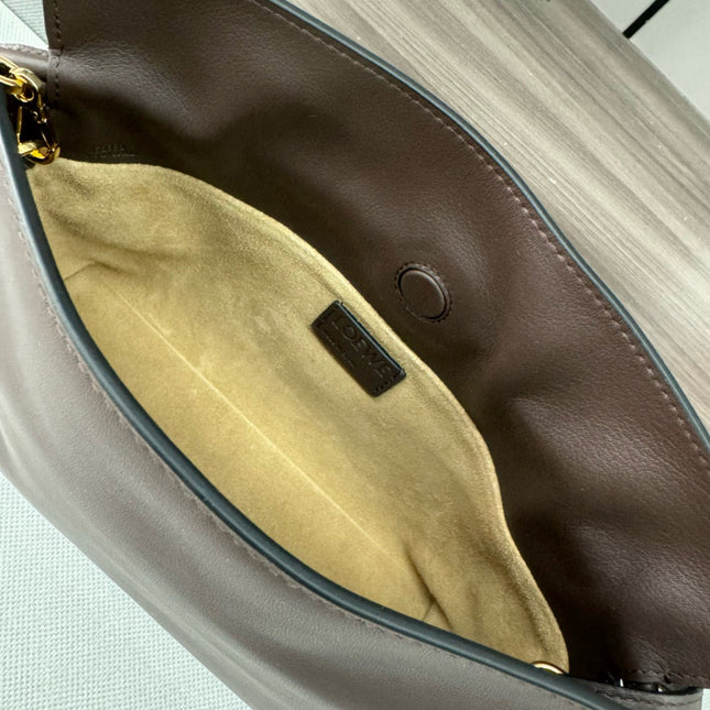LOE 23 FLAMENCO PURSE BUCKET IN CHESTNUT BROWN CALFSKIN