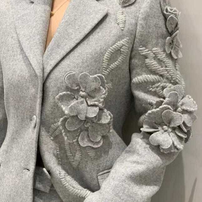 FLORAL EMBROIDERY BLAZER IN A GREY WOOL