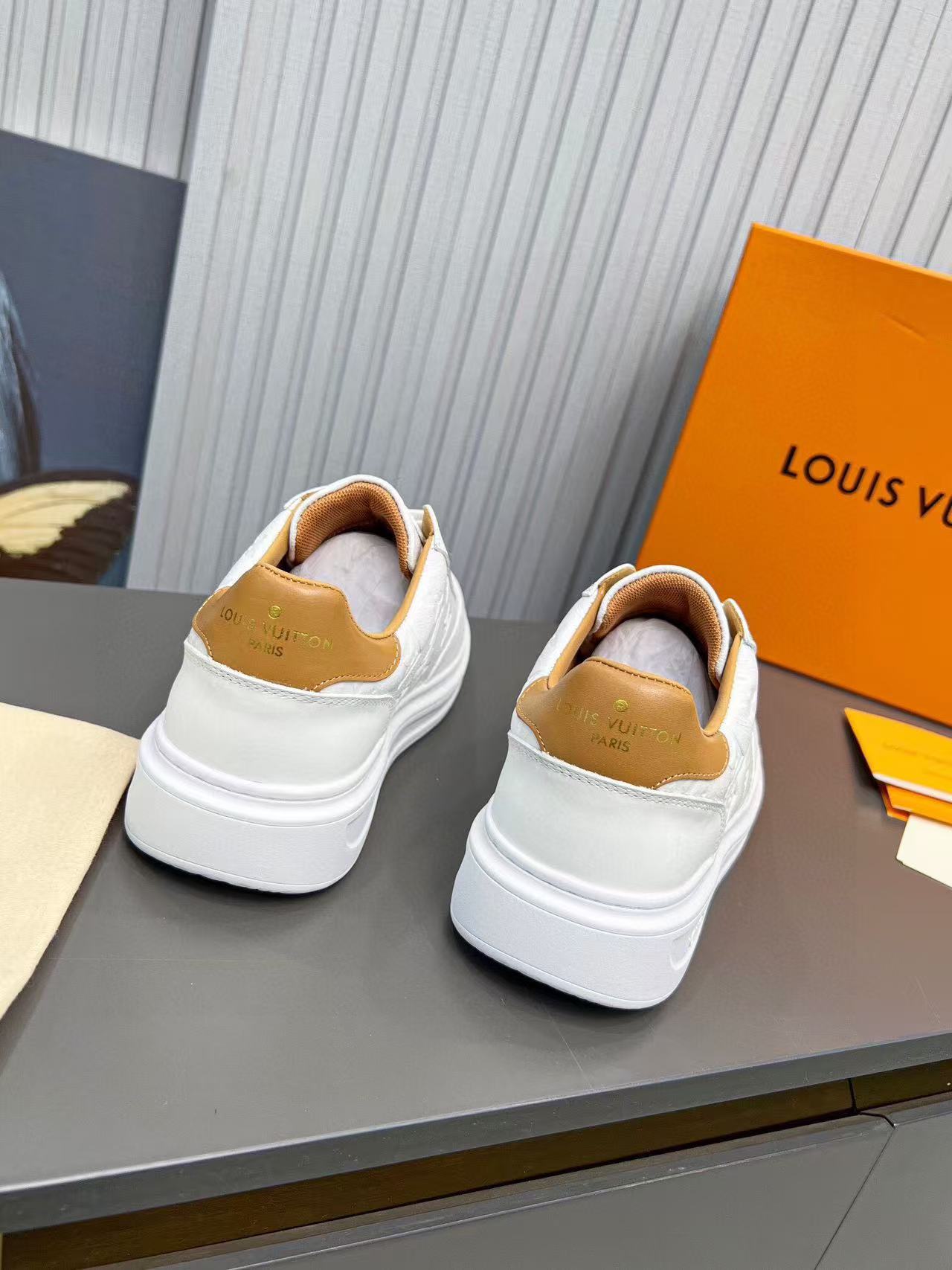 LV BEVERLY SNEAKER IN WHITE CALFSKIN EMBOSSED LOGO
