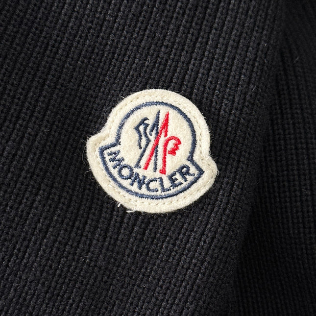 MONCLER BLACK PUFFER JACKET STYLE 2424
