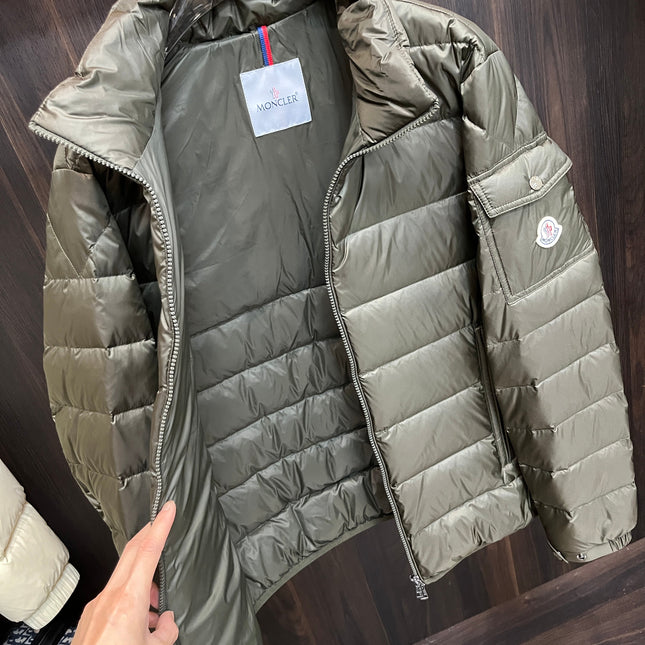 MONCLER BLACK PUFFER JACKET STYLE 2425