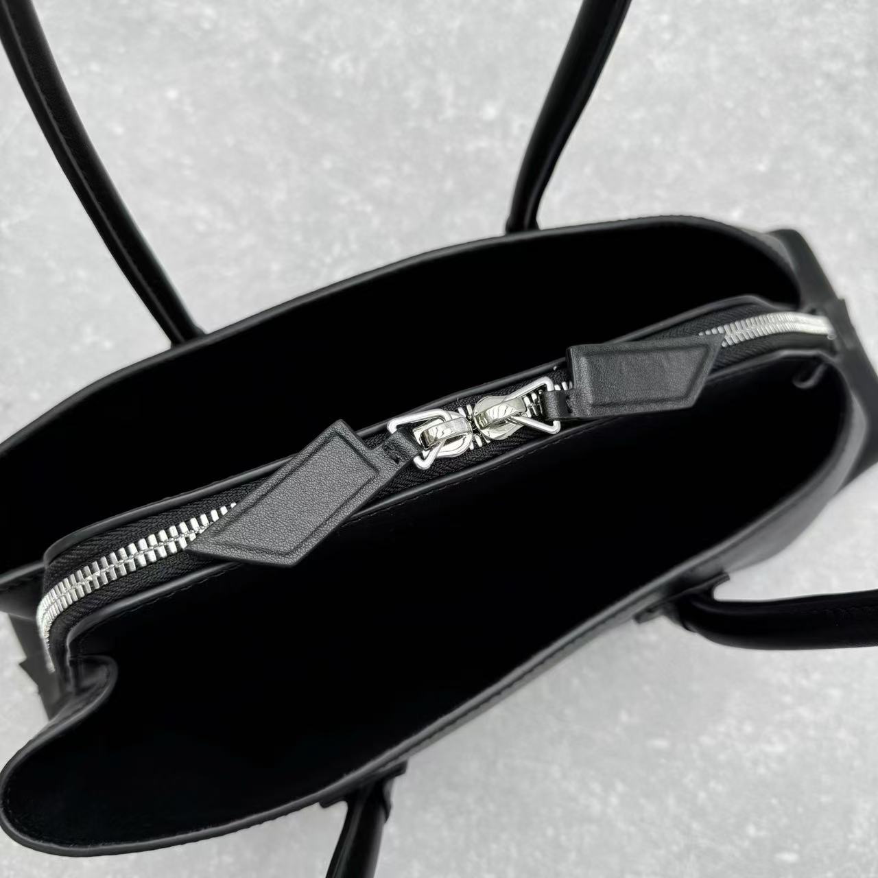 THE ATTICO LA PASSEGGIATA SMALL TOTE BAG IN BLACK CALFSKIN