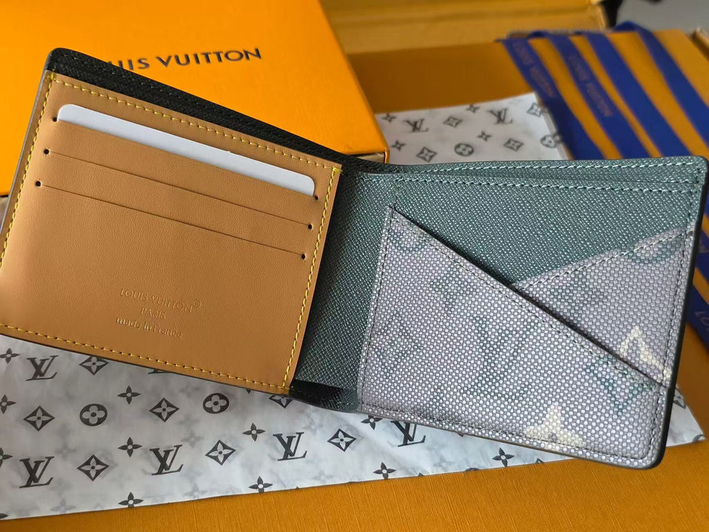 LV 26S MULTINPLE WALLET IN MONOGRAM ECLIPSE CANVAS