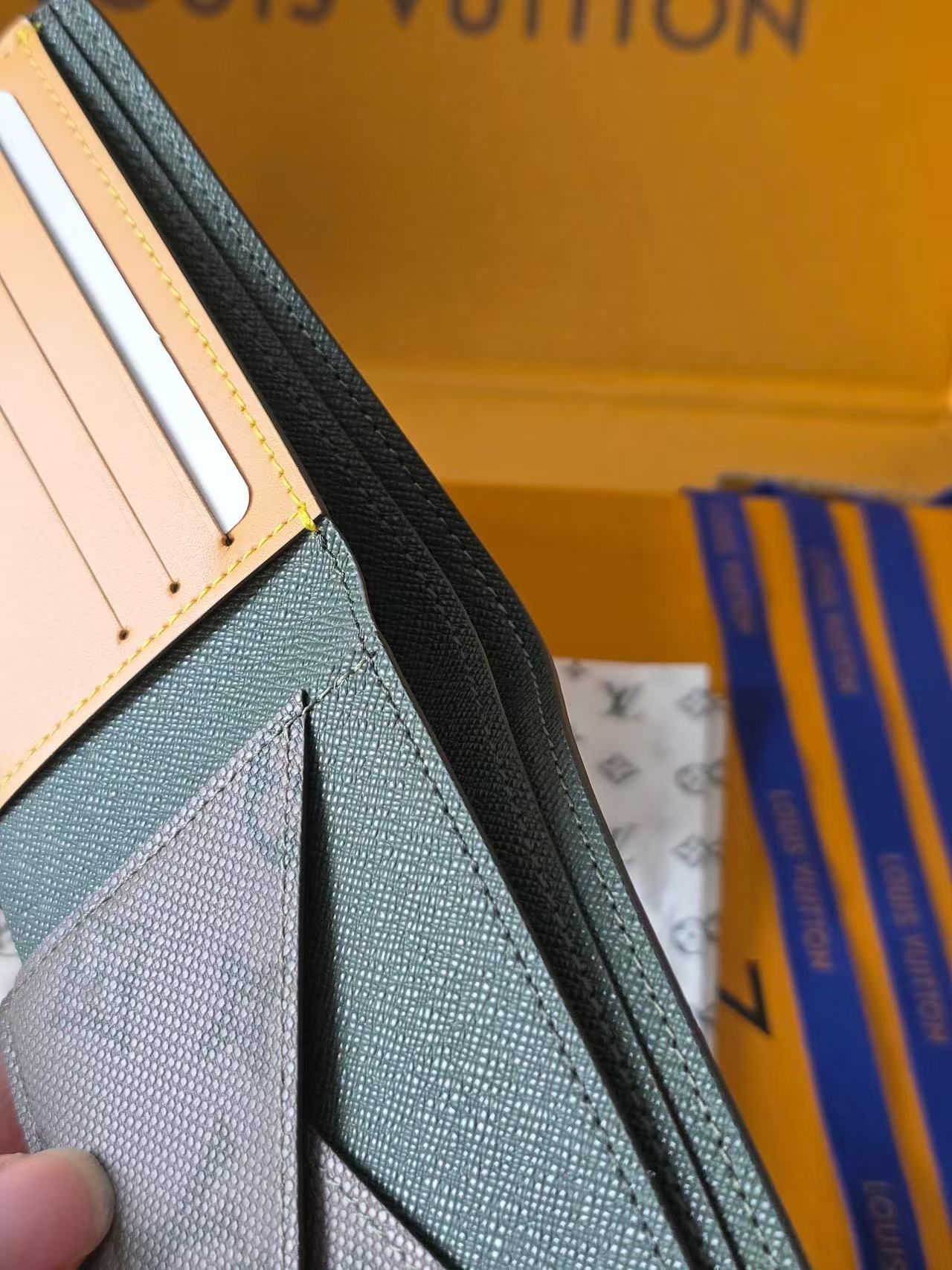 LV 26S MULTINPLE WALLET IN MONOGRAM ECLIPSE CANVAS