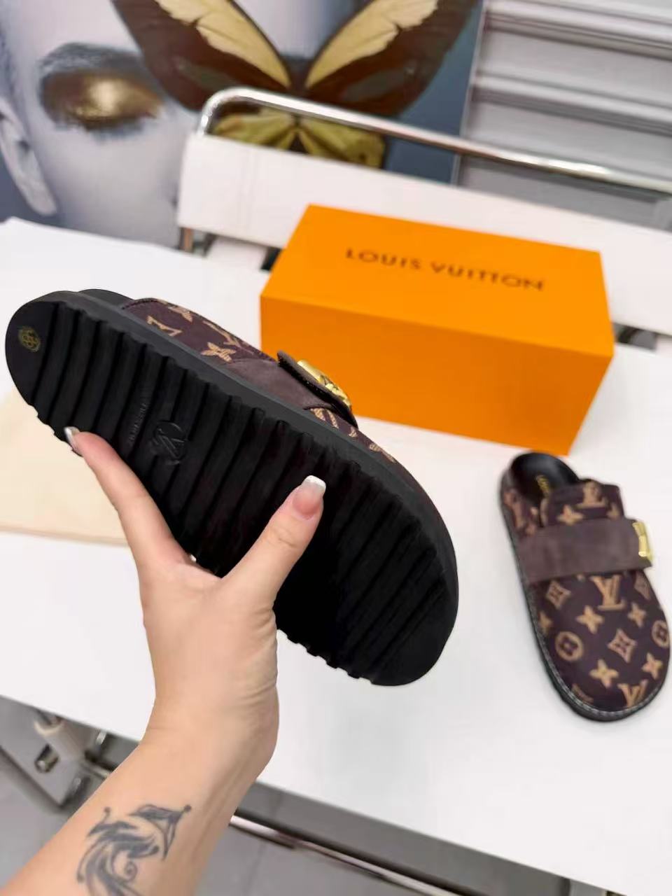 LV 26S COSY FLAT COMFORT CLOG IN BROWN MONOGRAM LOGO