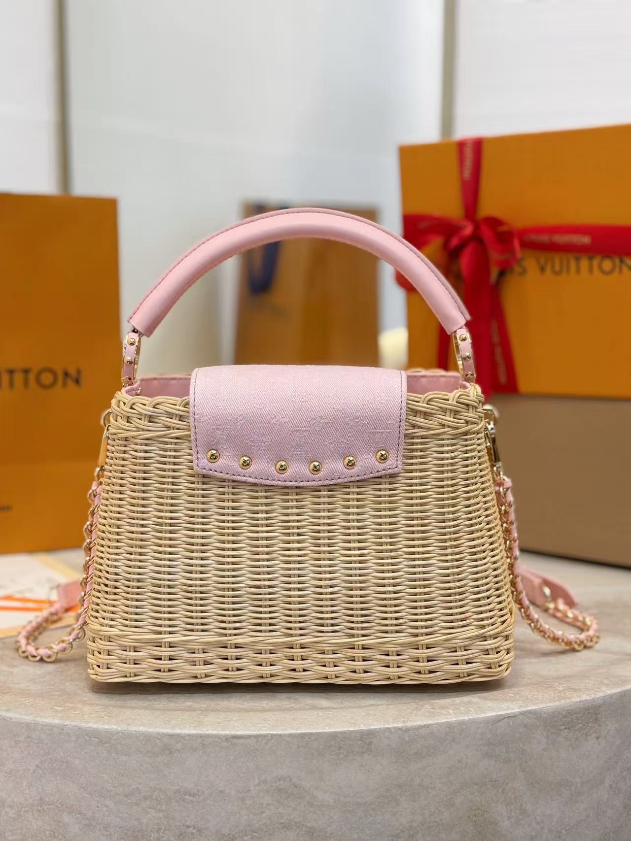 LV 26S CAPUCINES BB BAG 27 PINIC IN  CALFSKIN HARDWARE AND  PINK LOGO