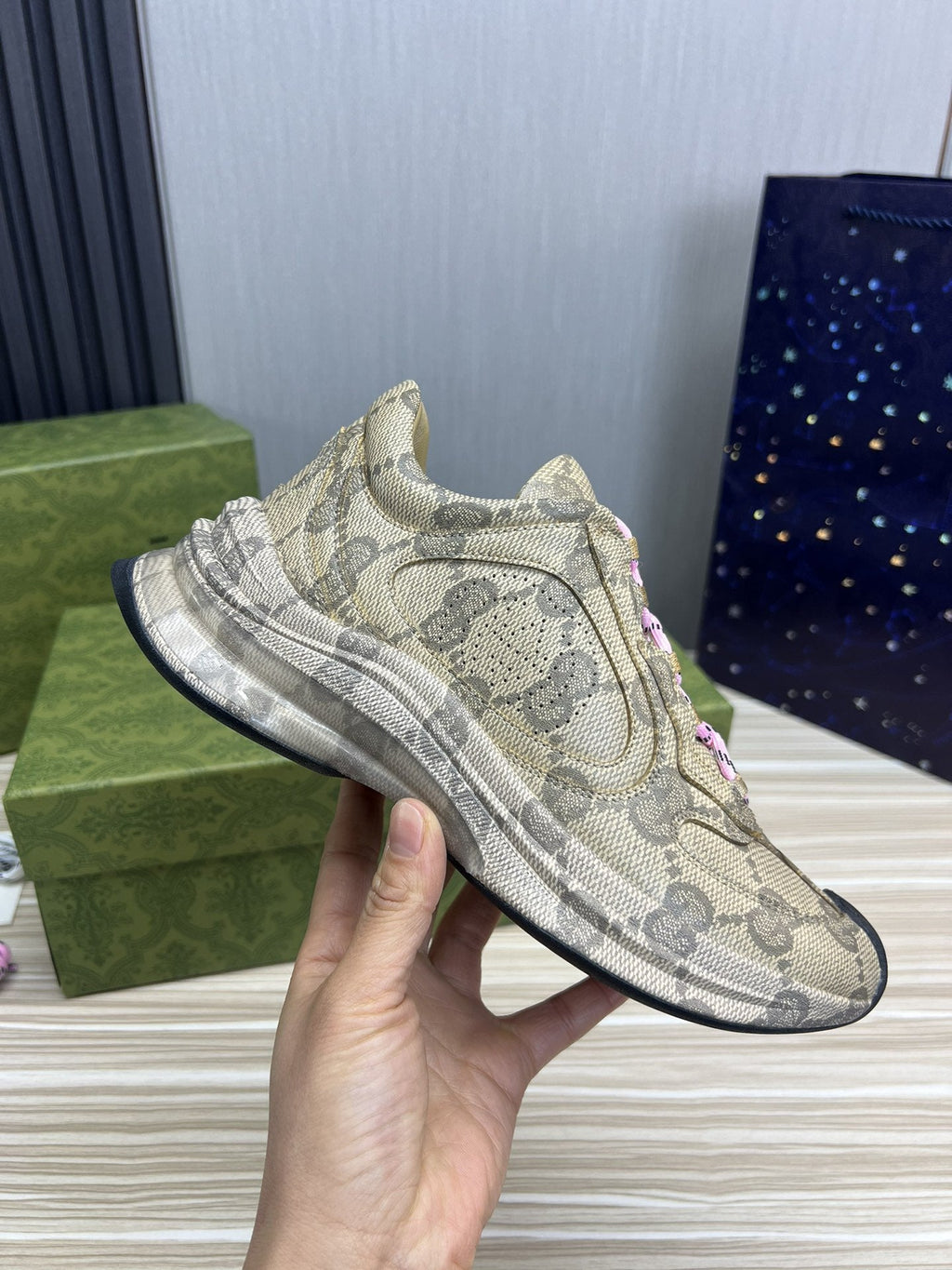 GG RUN LIGHT GREEN LEATHER SNEAKERS