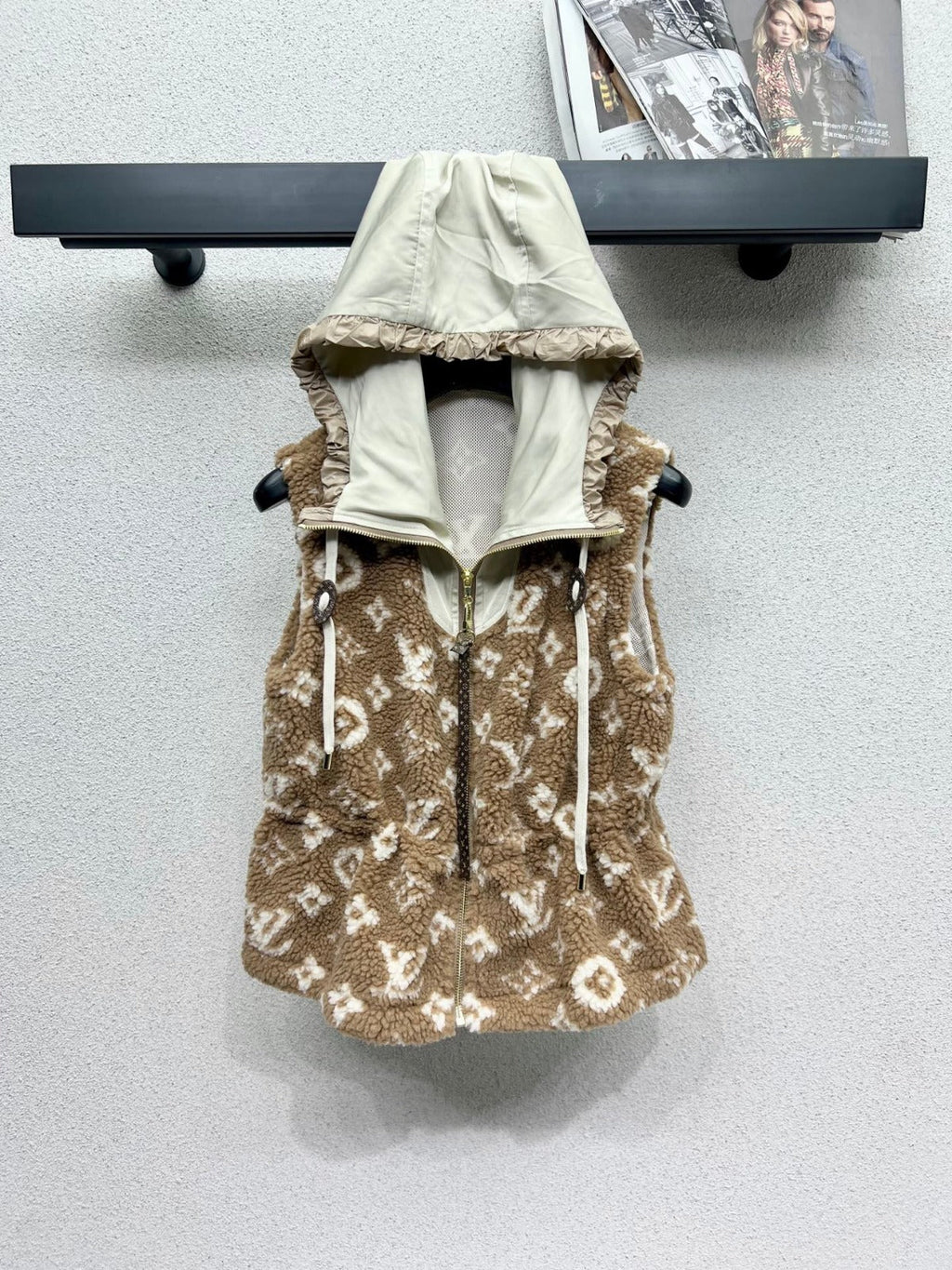 LOUIS VUITTON MONOGRAM FLEECE GILET STYLE 2146356