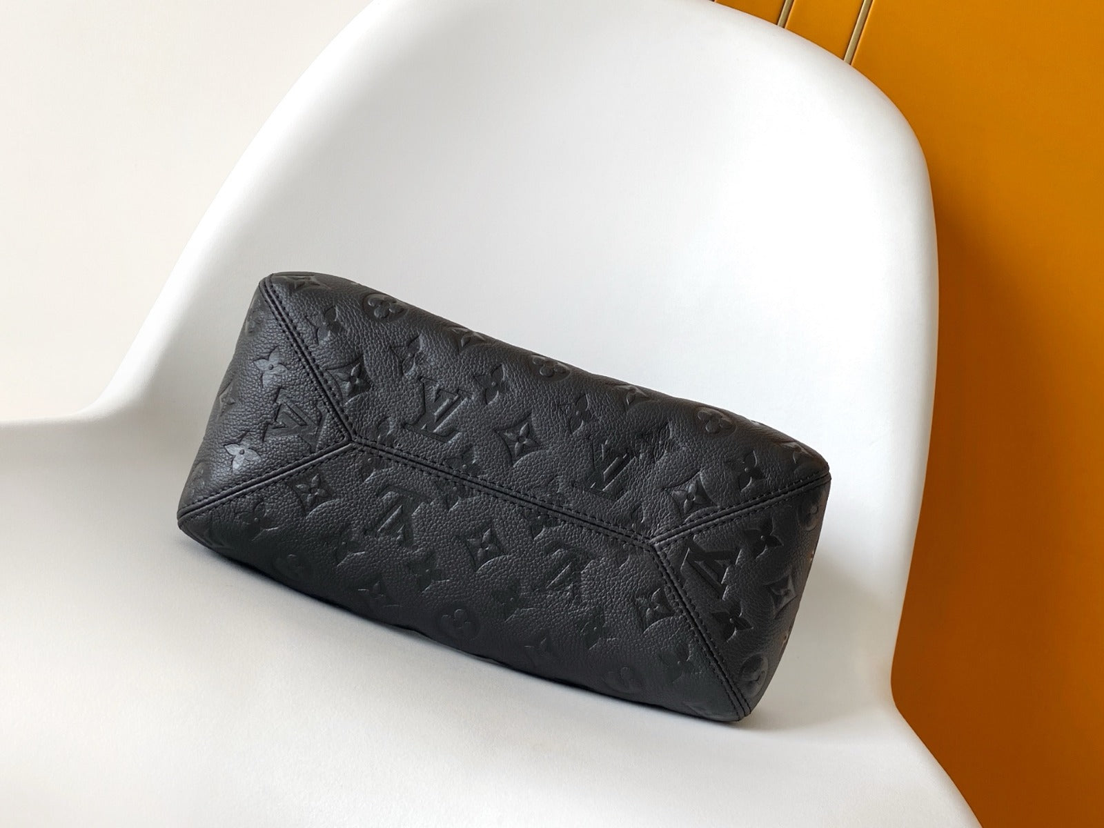 LV ALL IN ONE SHOULDER BAG 40 IN BLACK CALFSKIN