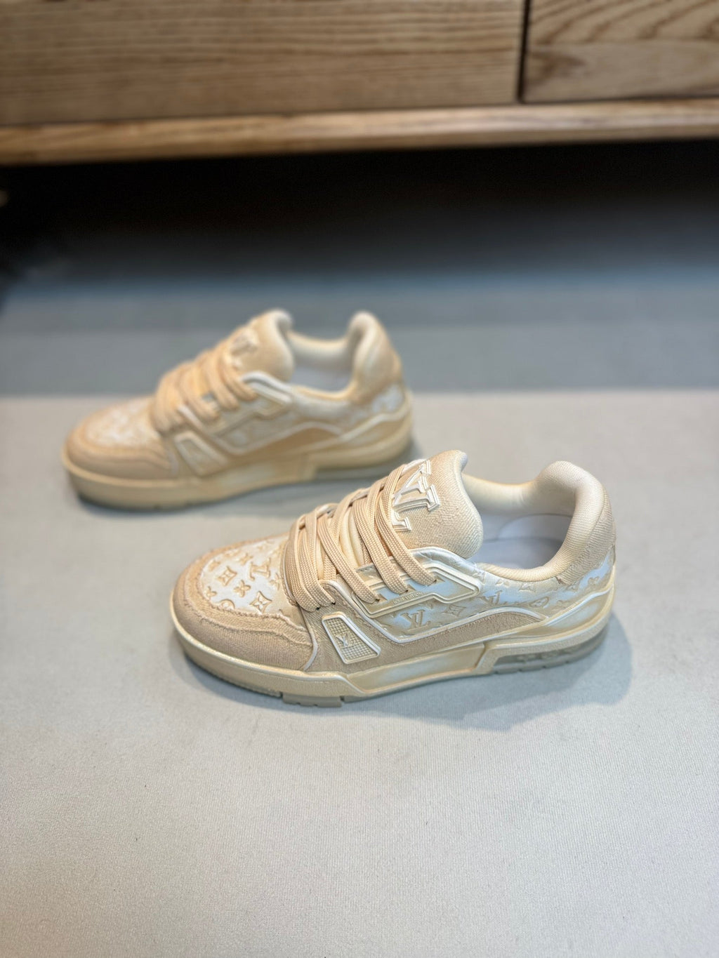LV TRAINER MONOGRAM DENIM WHITE BEIGE SNEAKE