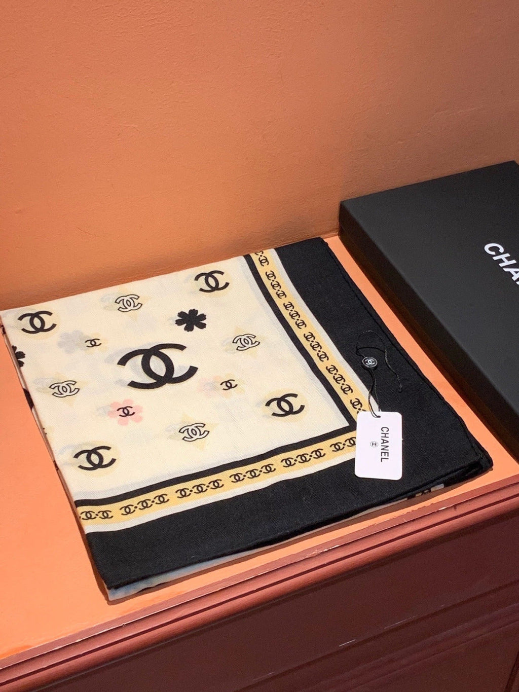 CHANEL 26S SCARF 140 IN CASHMERE AND SILK 306122