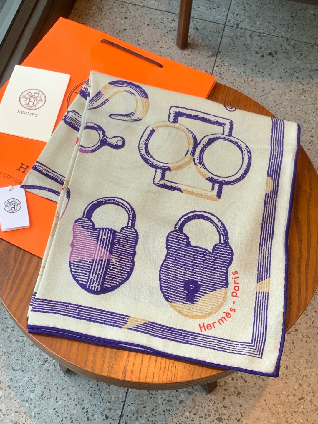 HERMES 26S PRINTED SQUARE SCARF 135 IN CASHMERE AND SILK 307238
