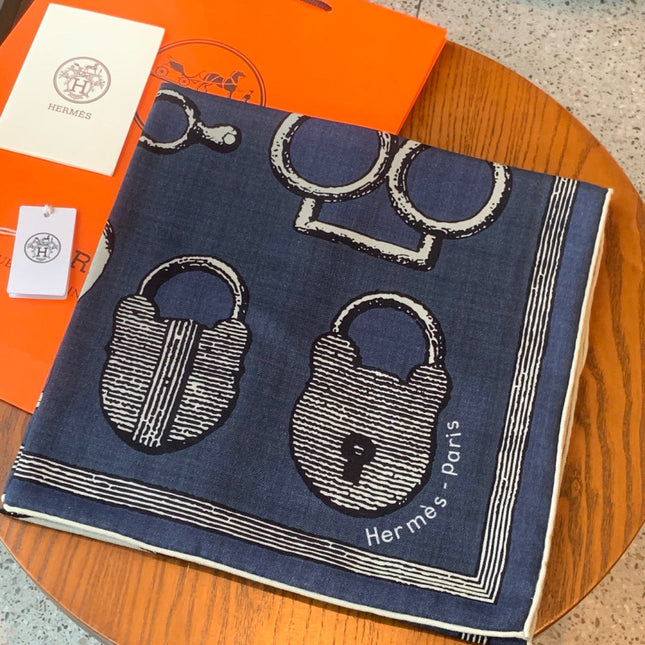 HERMES 26S PRINTED SQUARE SCARF 135 IN CASHMERE AND SILK 307239