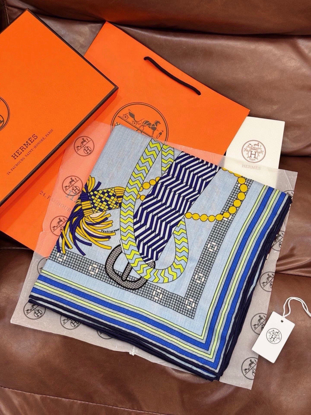 HERMES 26S PRINTED SQUARE SCARF 135 IN CASHMERE AND SILK 307245