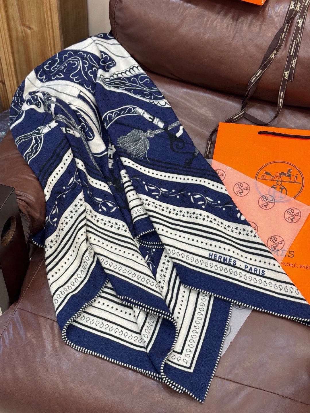 HERMES 26S PRINTED SQUARE SCARF 140 IN CASHMERE AND SILK 307280