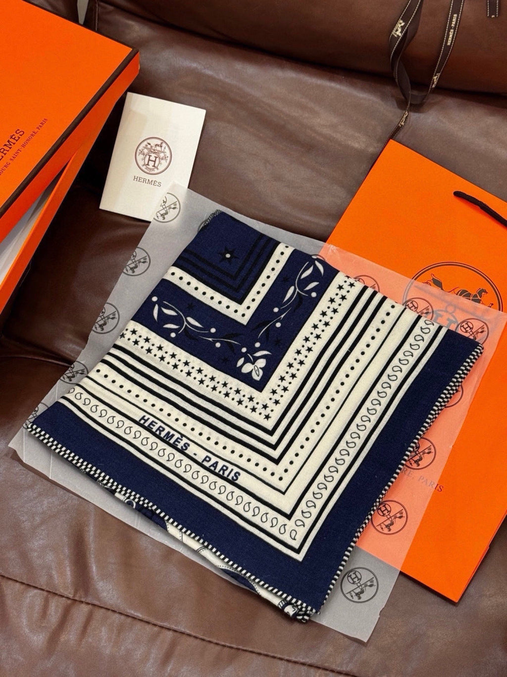 HERMES 26S PRINTED SQUARE SCARF 140 IN CASHMERE AND SILK 307280