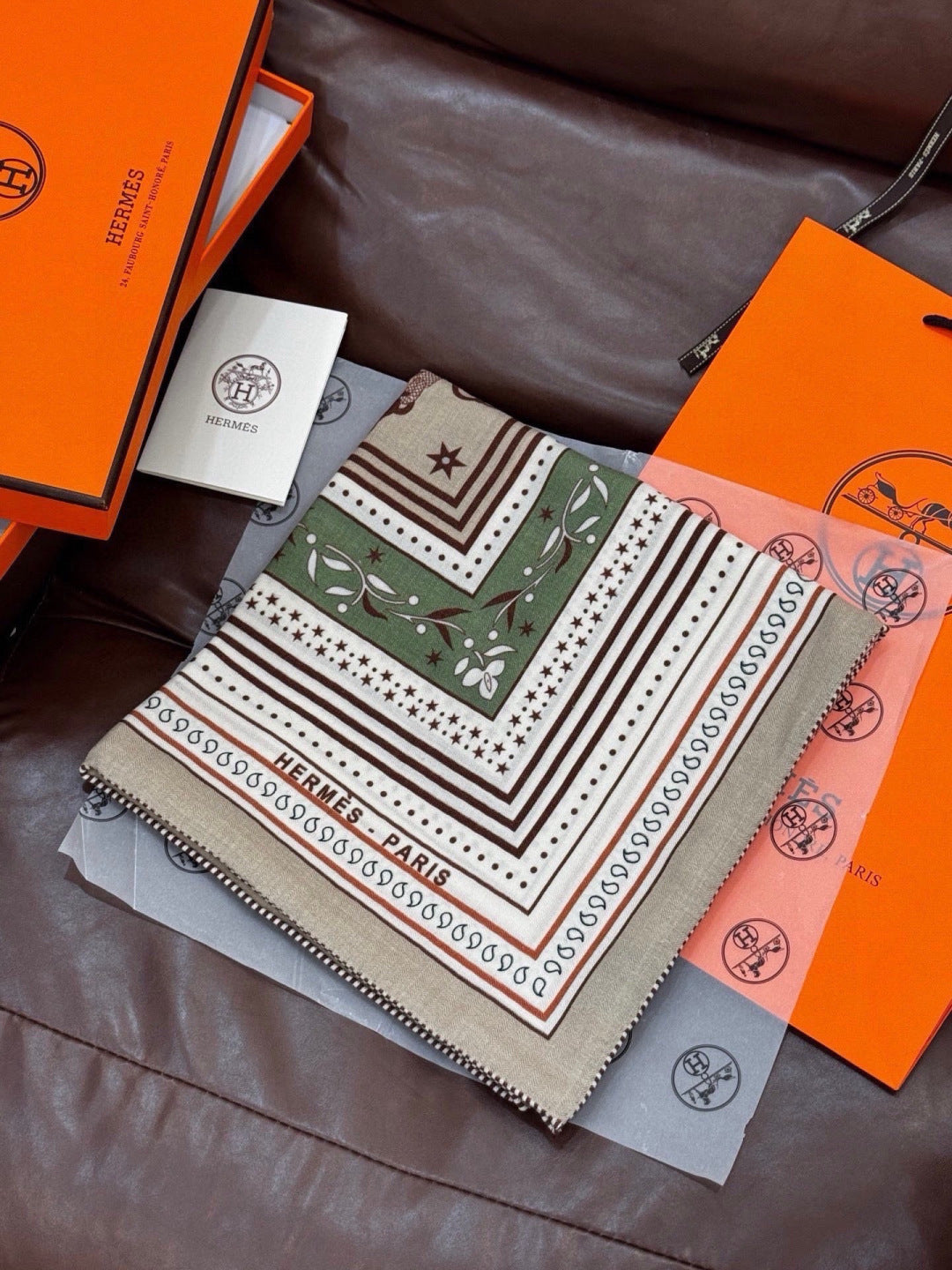 HERMES 26S PRINTED SQUARE SCARF 140 IN CASHMERE AND SILK 307281