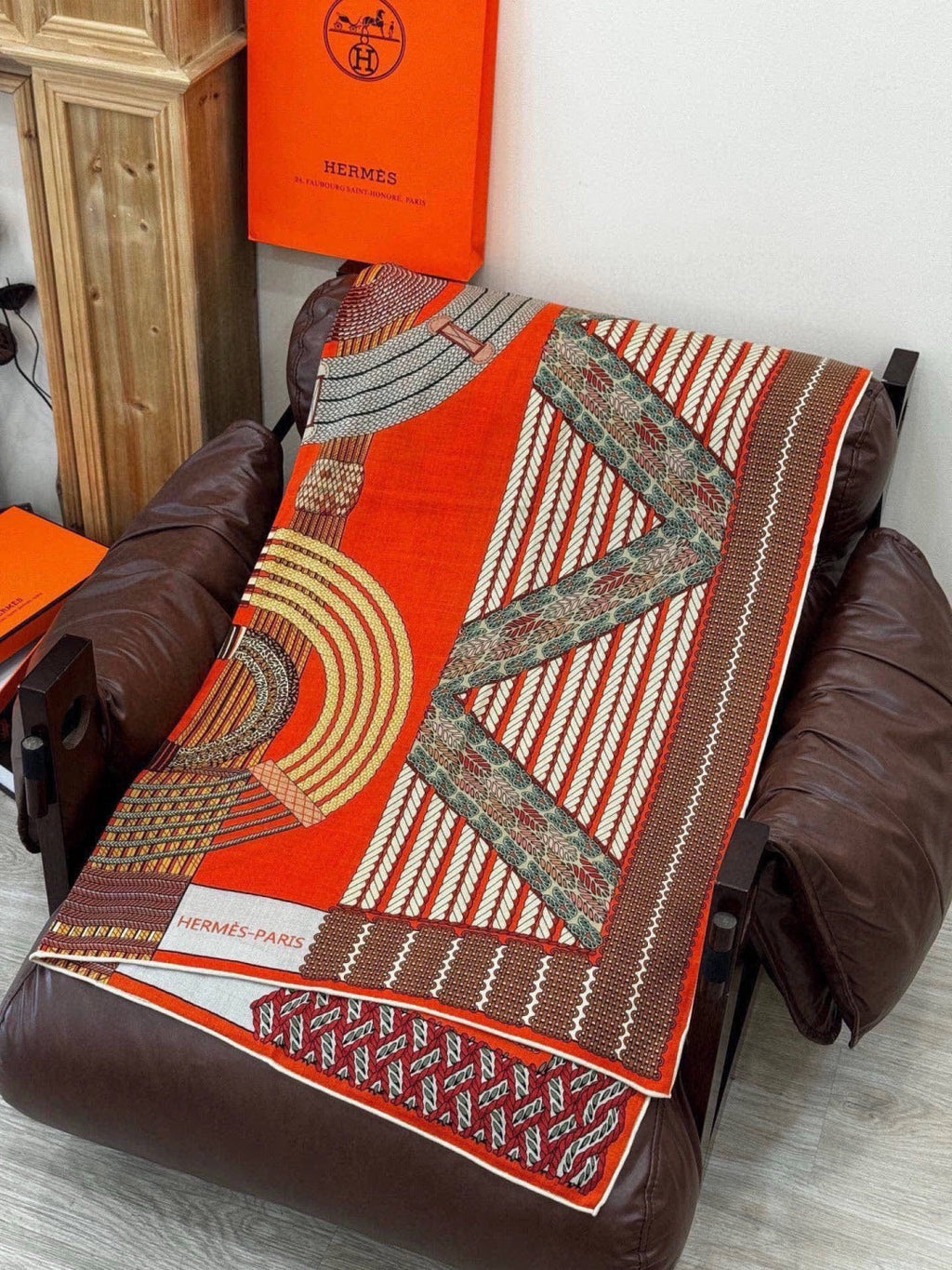 HERMES 26S PRINTED SQUARE SCARF 140 IN CASHMERE AND SILK 309321