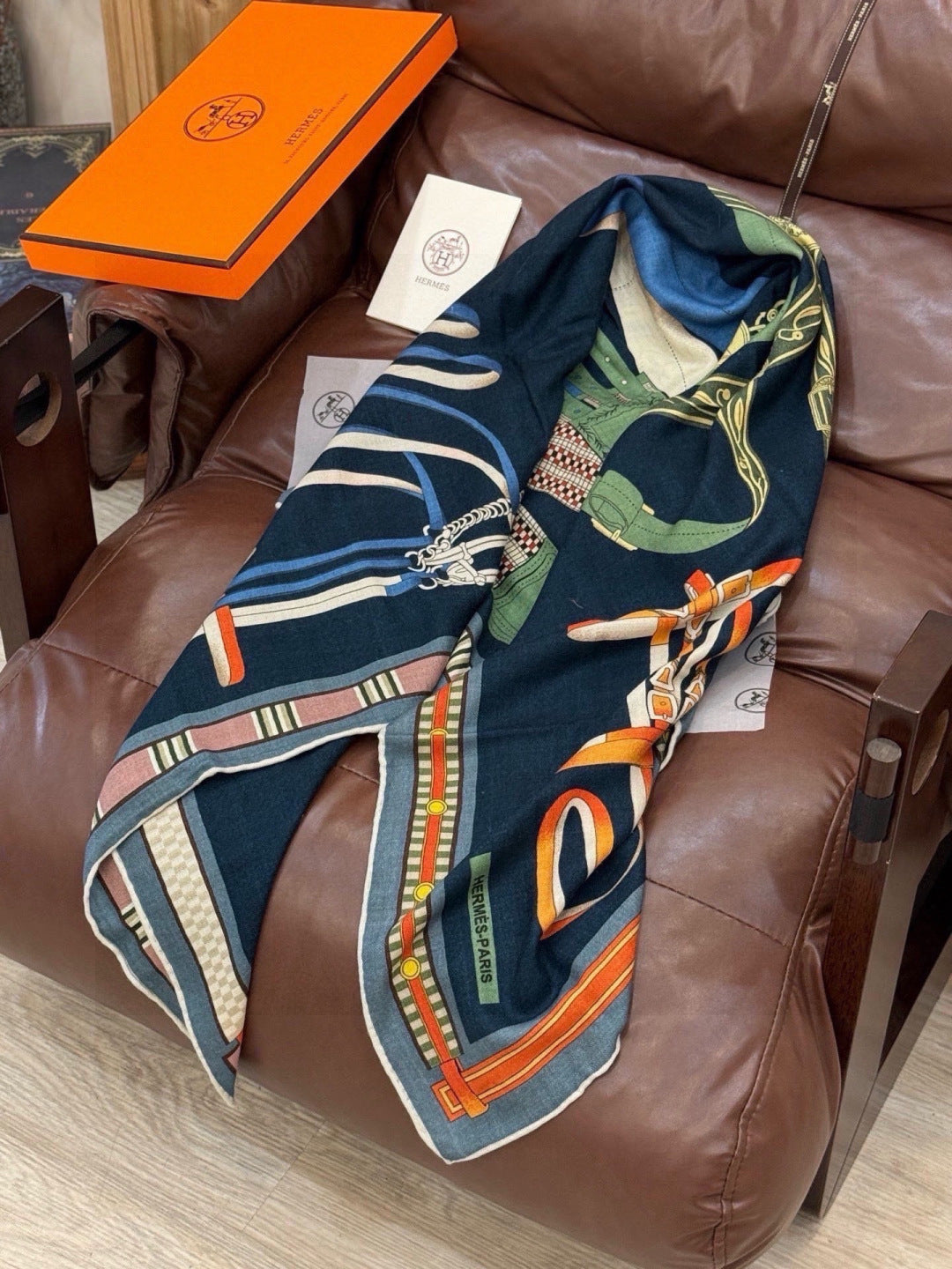 HERMES 26S PRINTED SQUARE SCARF 140 IN SILK 311926