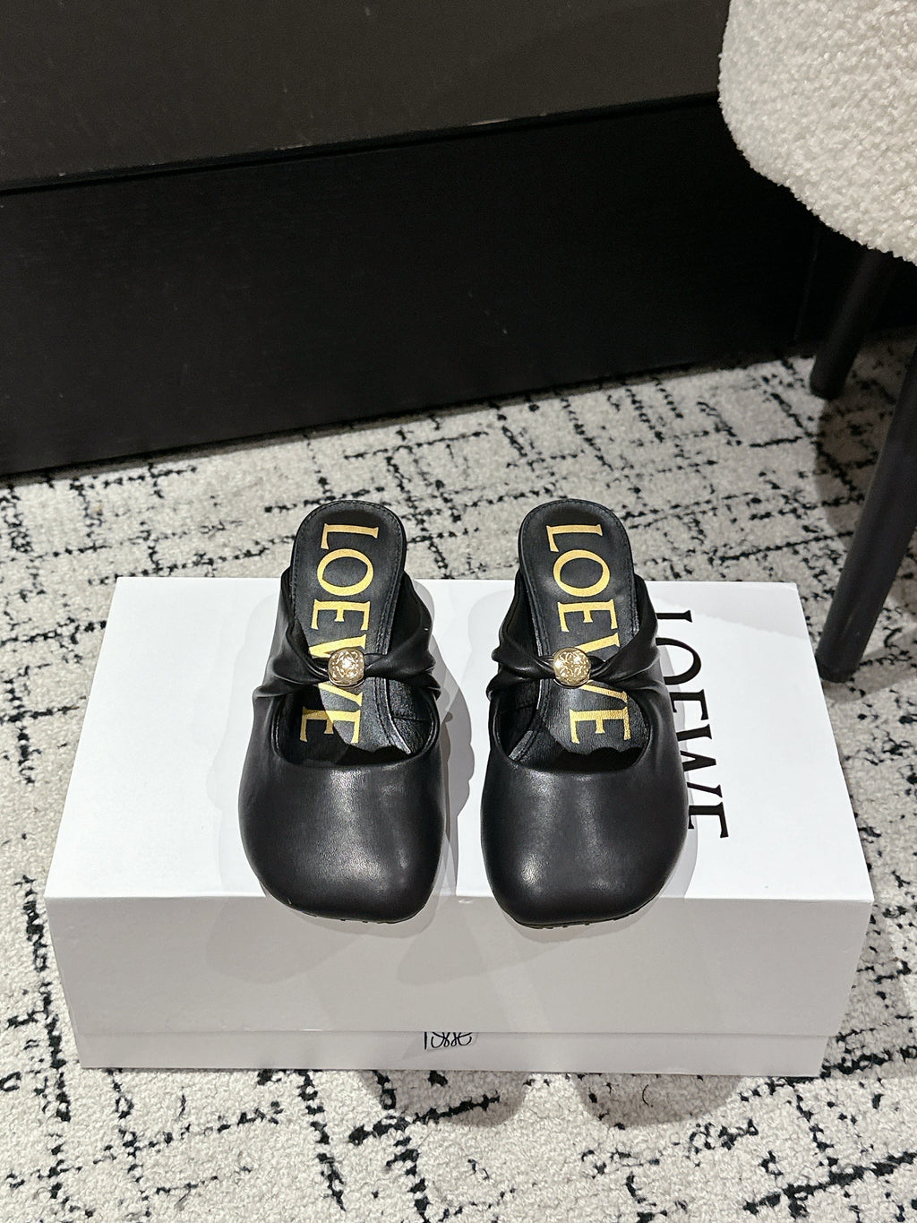 CHLOÉ 26S HIGH-HEELED MULES IN BLACK CALFSKIN