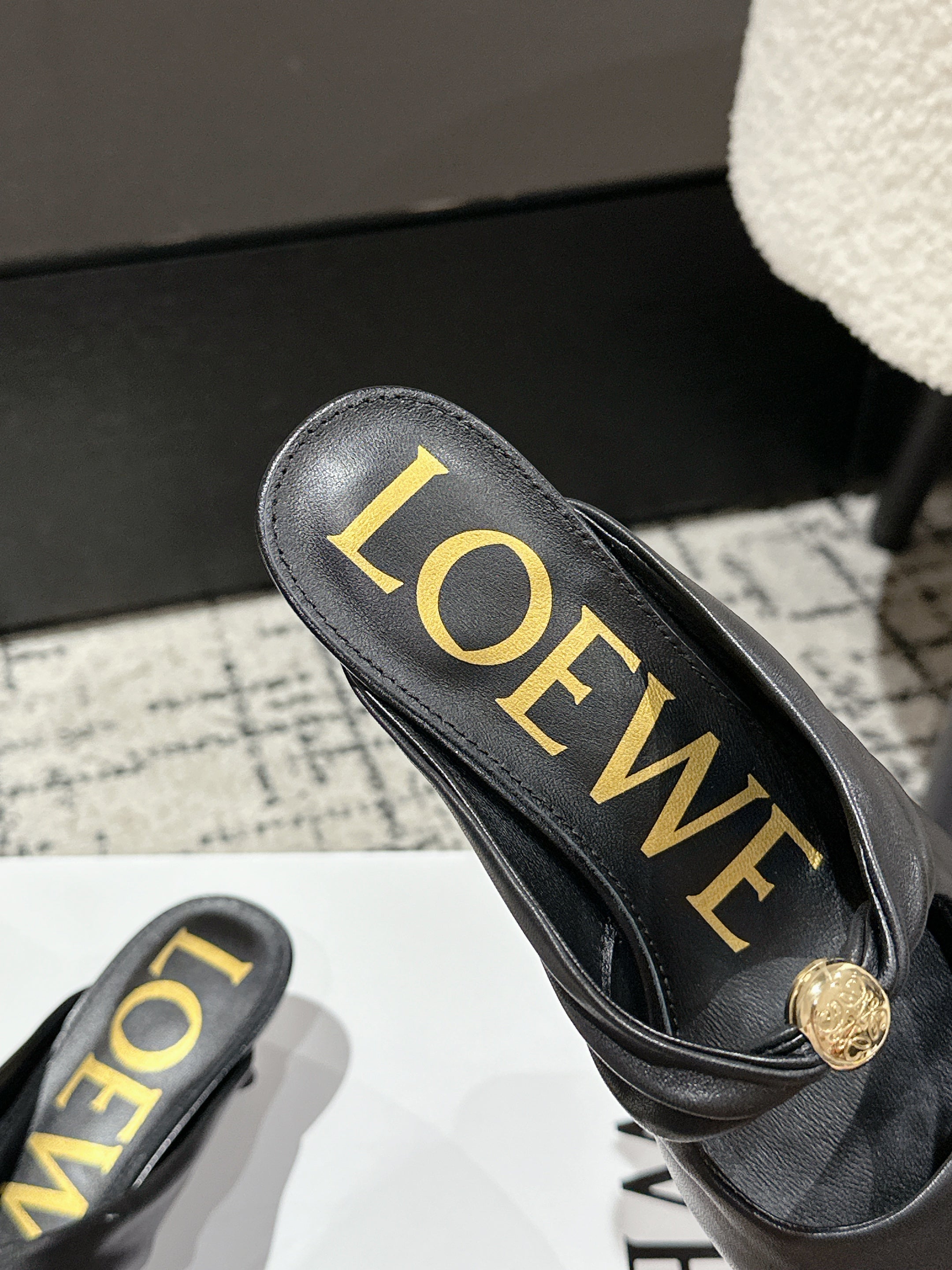 CHLOÉ 26S HIGH-HEELED MULES IN BLACK CALFSKIN