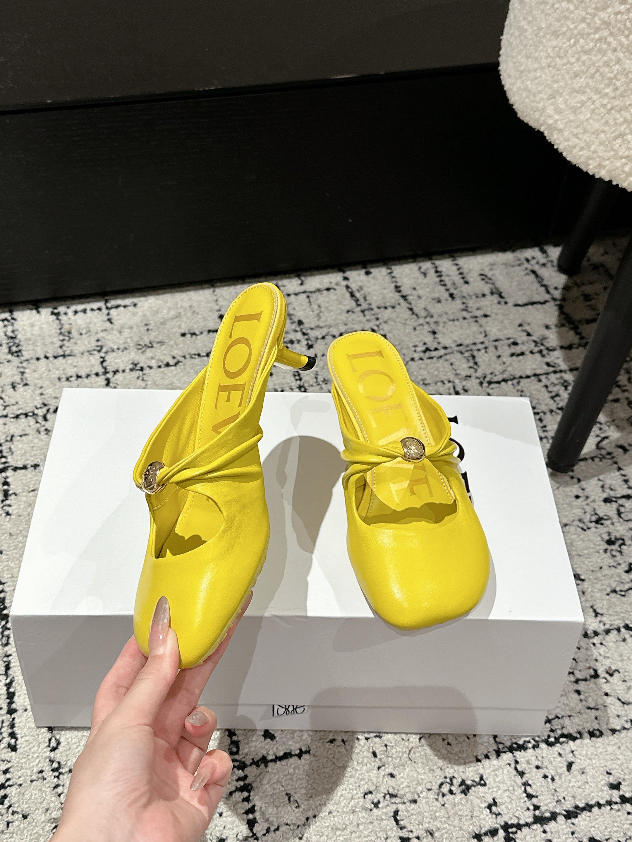 CHLOÉ 26S HIGH-HEELED MULES IN YELLOW CALFSKIN