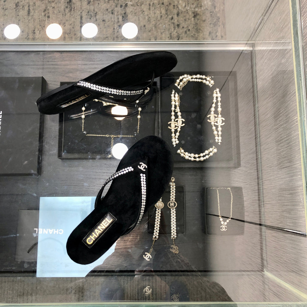 THONG SLIDE IN BLACK SUEDE WITH WHITE RHINSTONES