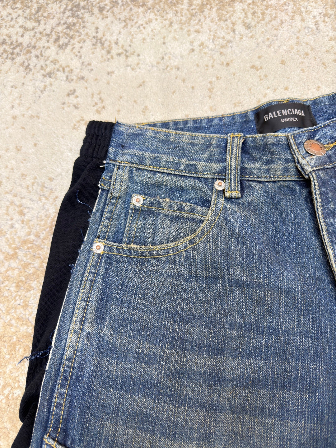 BALENCIAGA 26S DISTRESSED JEANS 015