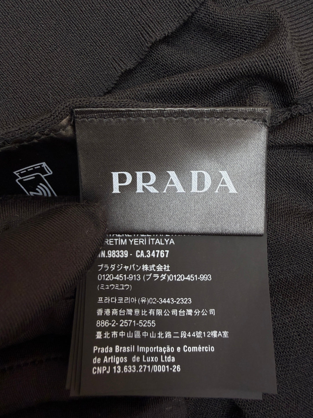 PRADA 26S SHORT-SLEEVED SWEATER STYLE 879