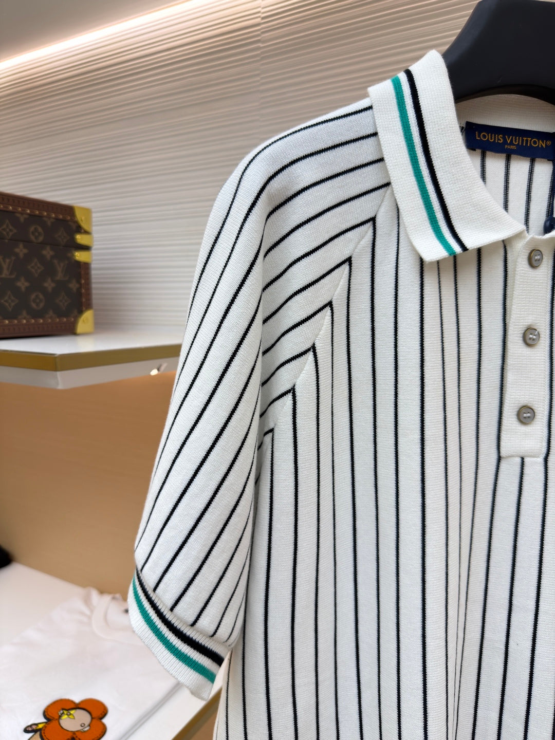LV 26S SHORT-SLEEVED KNIT POLO SHIRT STYLE 205