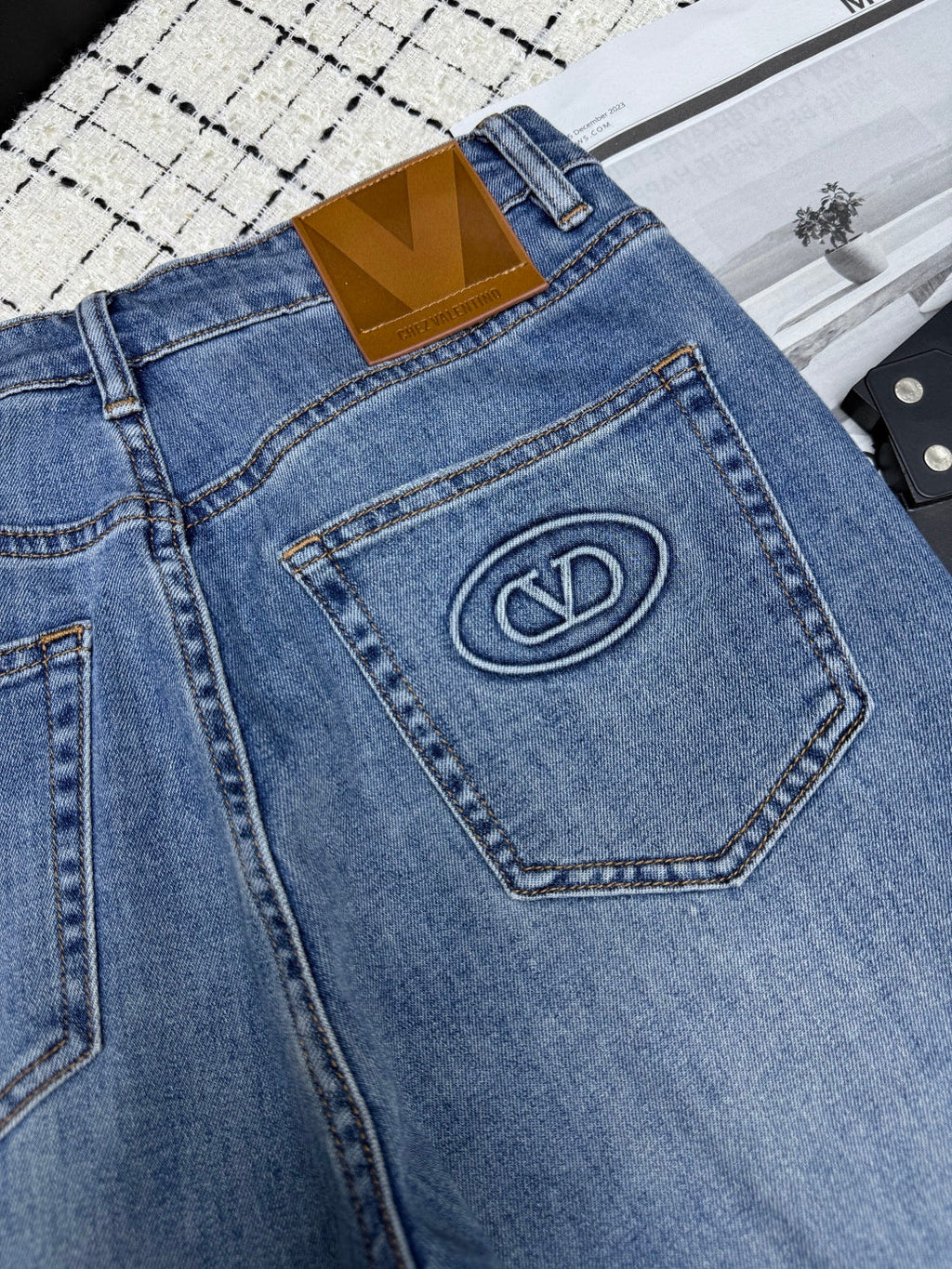 VALENTINO 26S STRAIGHT LEG JEANS 132