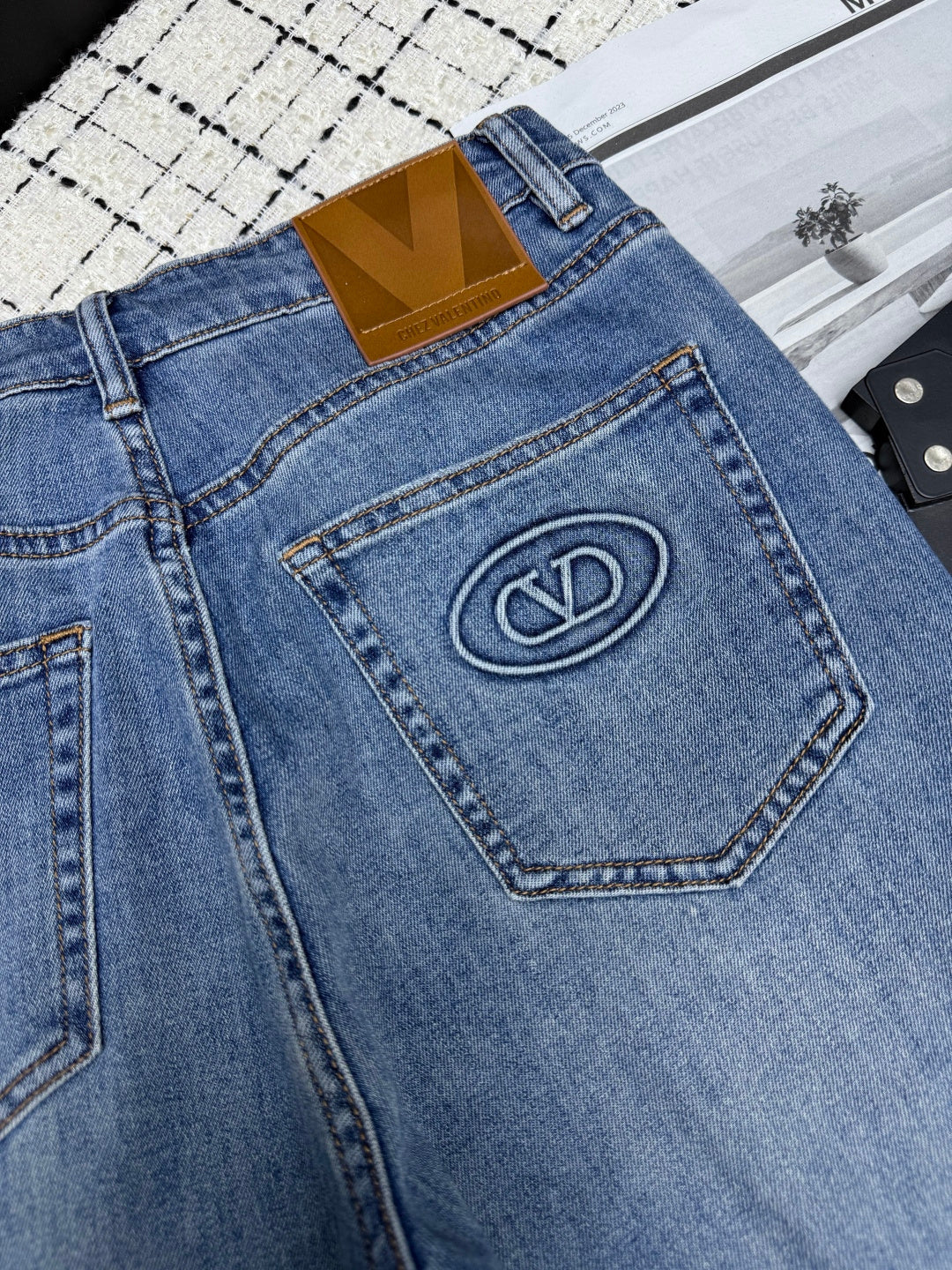 VALENTINO 26S STRAIGHT LEG JEANS 132