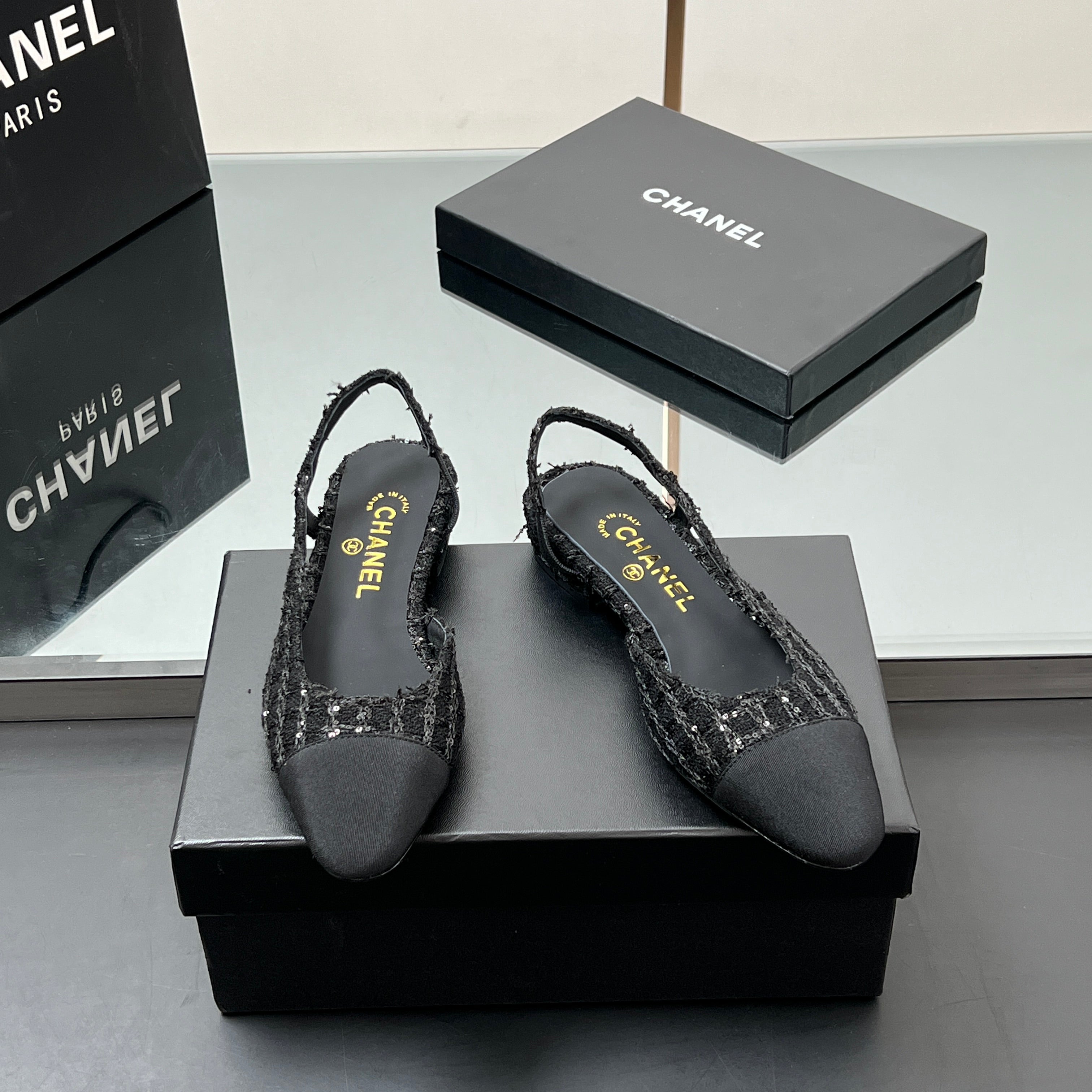 CC SLINGBACK 25S IN BLACK FABRIC AND TWEED SEQUINED