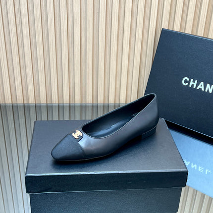 CHANEL 25S BALLET FLATS LOGO IN BLACK CALFSKIN AND CANVAS GOLD HARDWARE