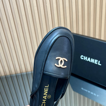 CHANEL 25S BACK STRAP MULE 15MM IN BLACK CALFSKIN GOLD HARDWARE