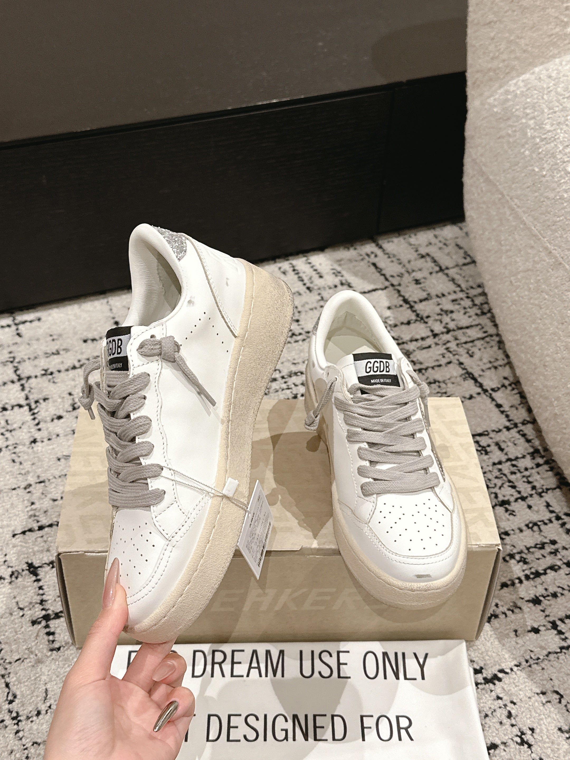 BALL STAR 2 SNEAKERS IN WHITE CALFSKIN SILVER STAR AND GLITTER HEEL TAB