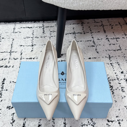 PRADA 26S POINTED-TOE HIGH HEELS 60MM IN CREAM WHITE PATENT CALFSKIN WITH LOGO