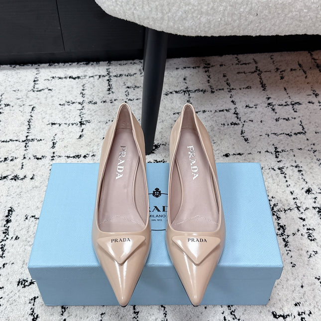 PRADA 26S POINTED-TOE HIGH HEELS 60MM IN BEIGE PATENT CALFSKIN WITH LOGO